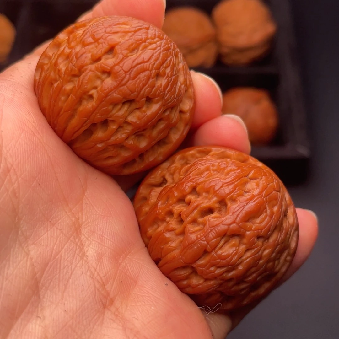 文玩核桃把件秦岭野生文玩核桃