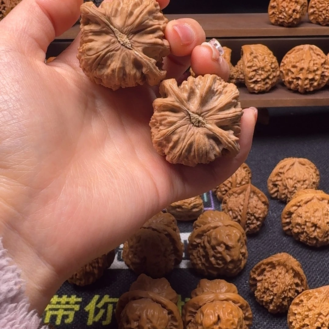 文玩核桃吊坠殷*43白狮子