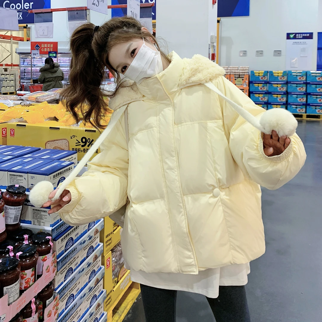 超好看的奶蓝色90羽绒服女冬2025新款连帽带毛领面包服白鸭绒外套