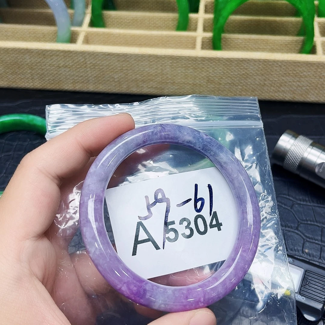 翡翠手镯未镶嵌默认微瑕