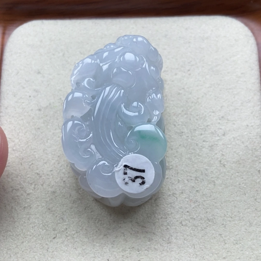 翡翠未镶嵌颈饰如意貔貅吊坠