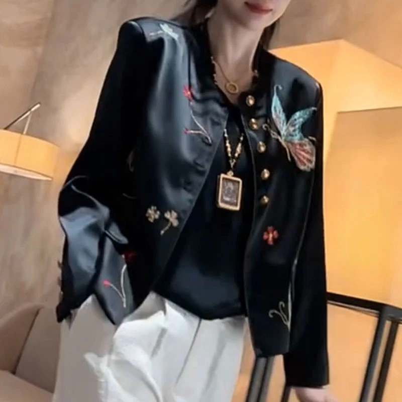 2025新款重工蝴蝶刺绣新中式圆领单排扣长袖短外套上衣女1976