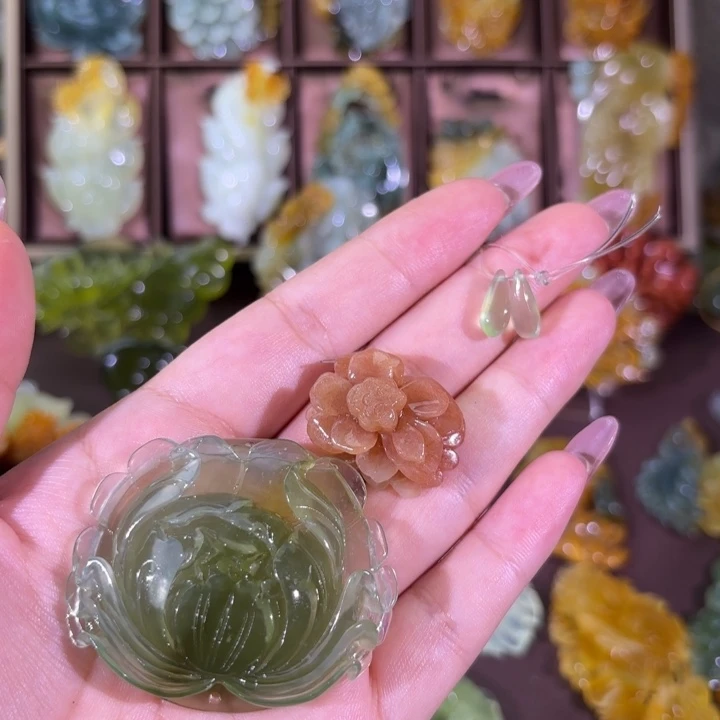 未镶嵌蛇纹石玉颈饰鱼*随机发