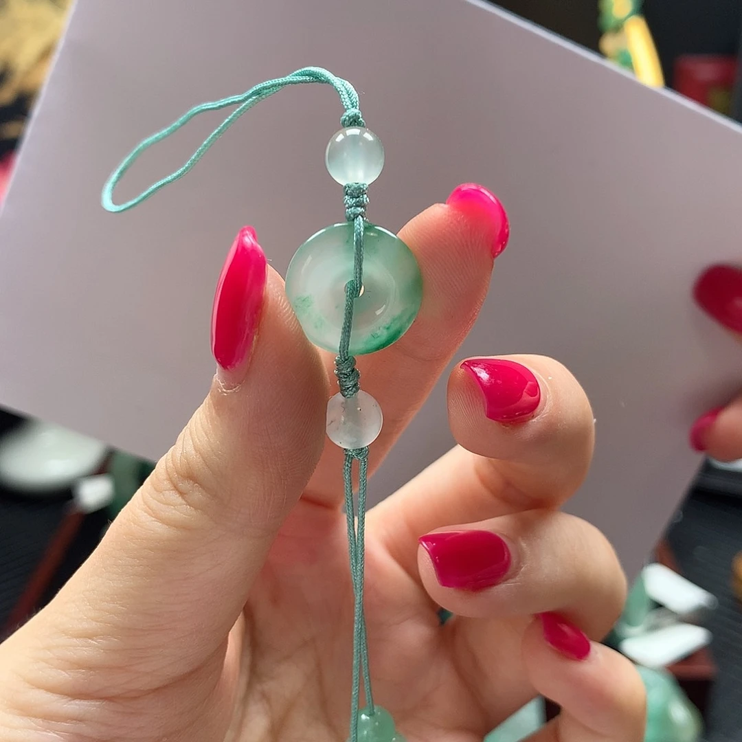 石英质玉吊坠未镶嵌