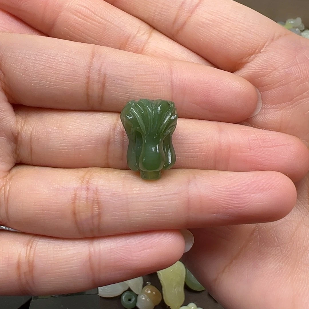 ****y和田玉未镶嵌颈饰