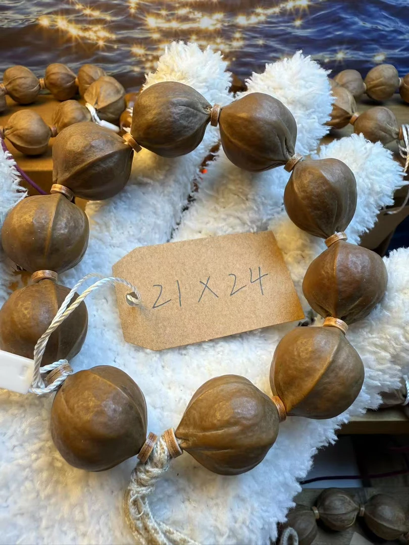 Meimei 梅梅铁核21×24，三花手持梅林铁核橄榄核文玩素串