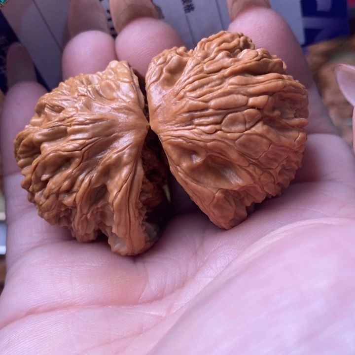 桃核把件全品虎头蛇王