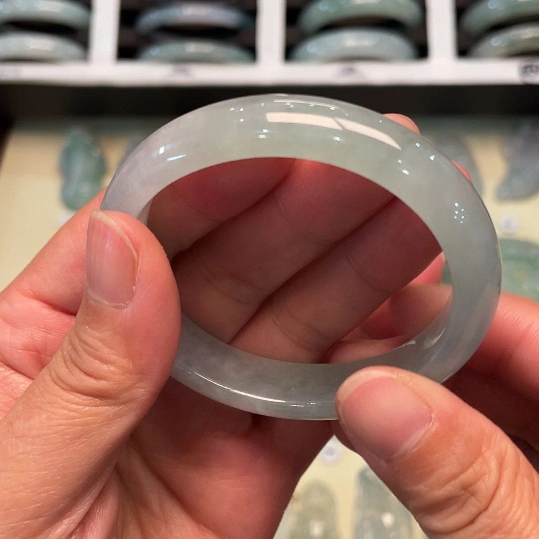 咕***锤翡翠未镶嵌吊坠(不含链)