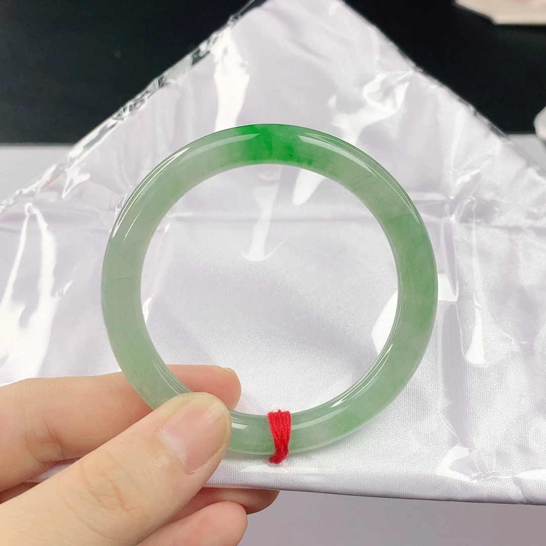 翡翠手镯未镶嵌翡翠687