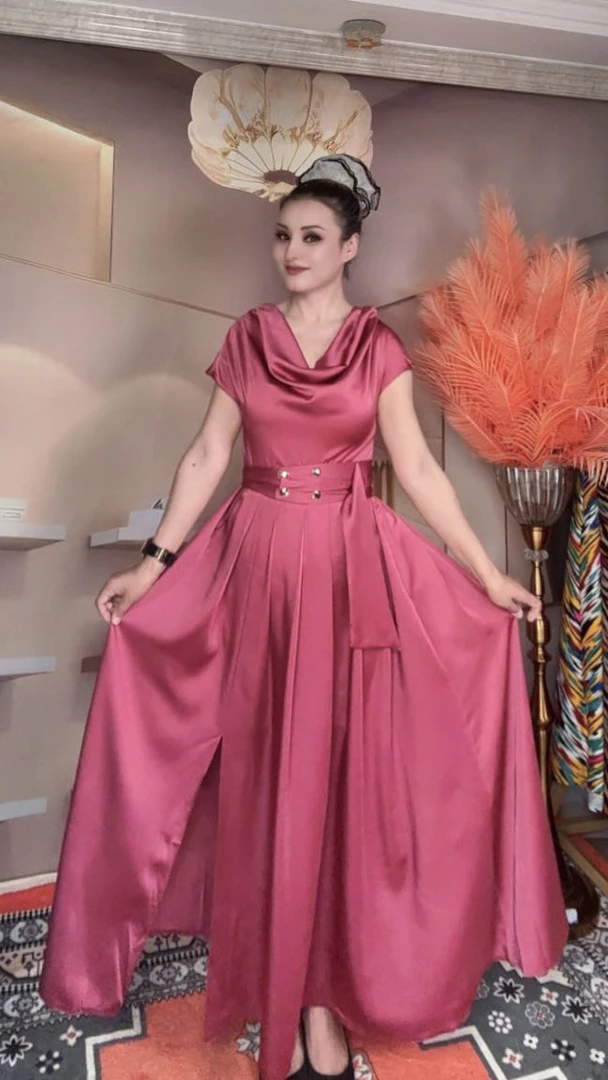 设计感压褶无袖轻奢显瘦高级感褶皱修身包臀连衣裙