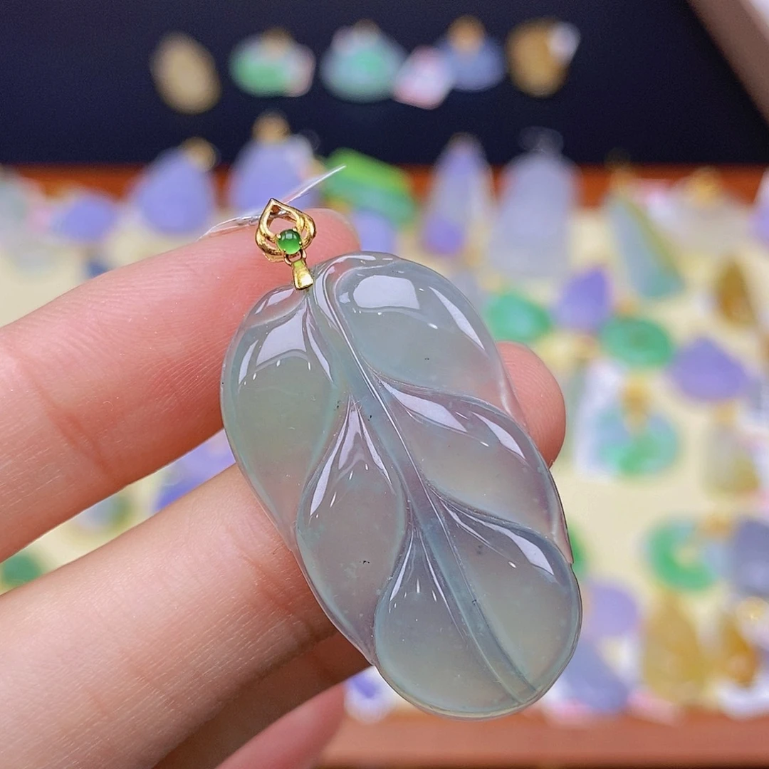 翡翠颈饰18K金镶嵌翡翠