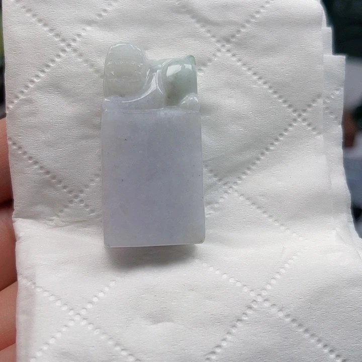 翡翠未镶嵌颈饰挂件