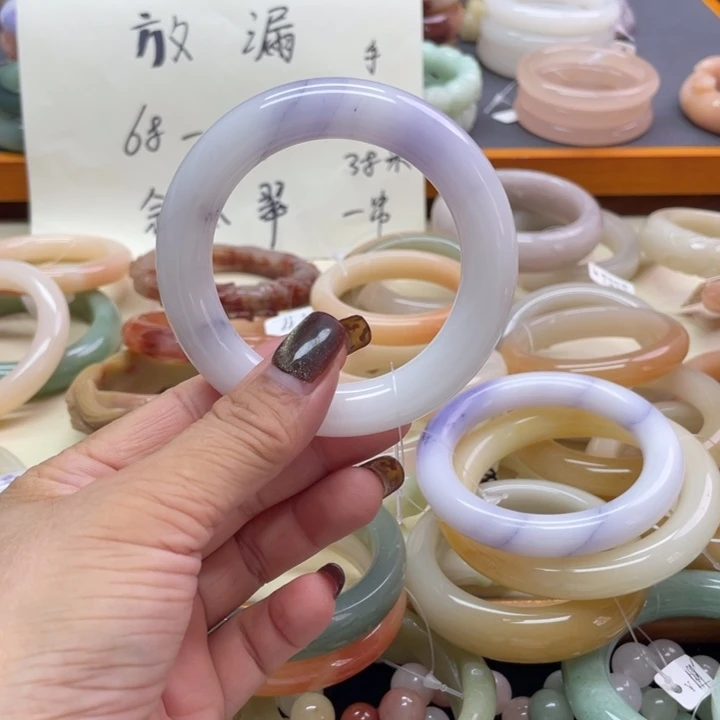 未镶嵌石英岩玉珠宝奇石A****a