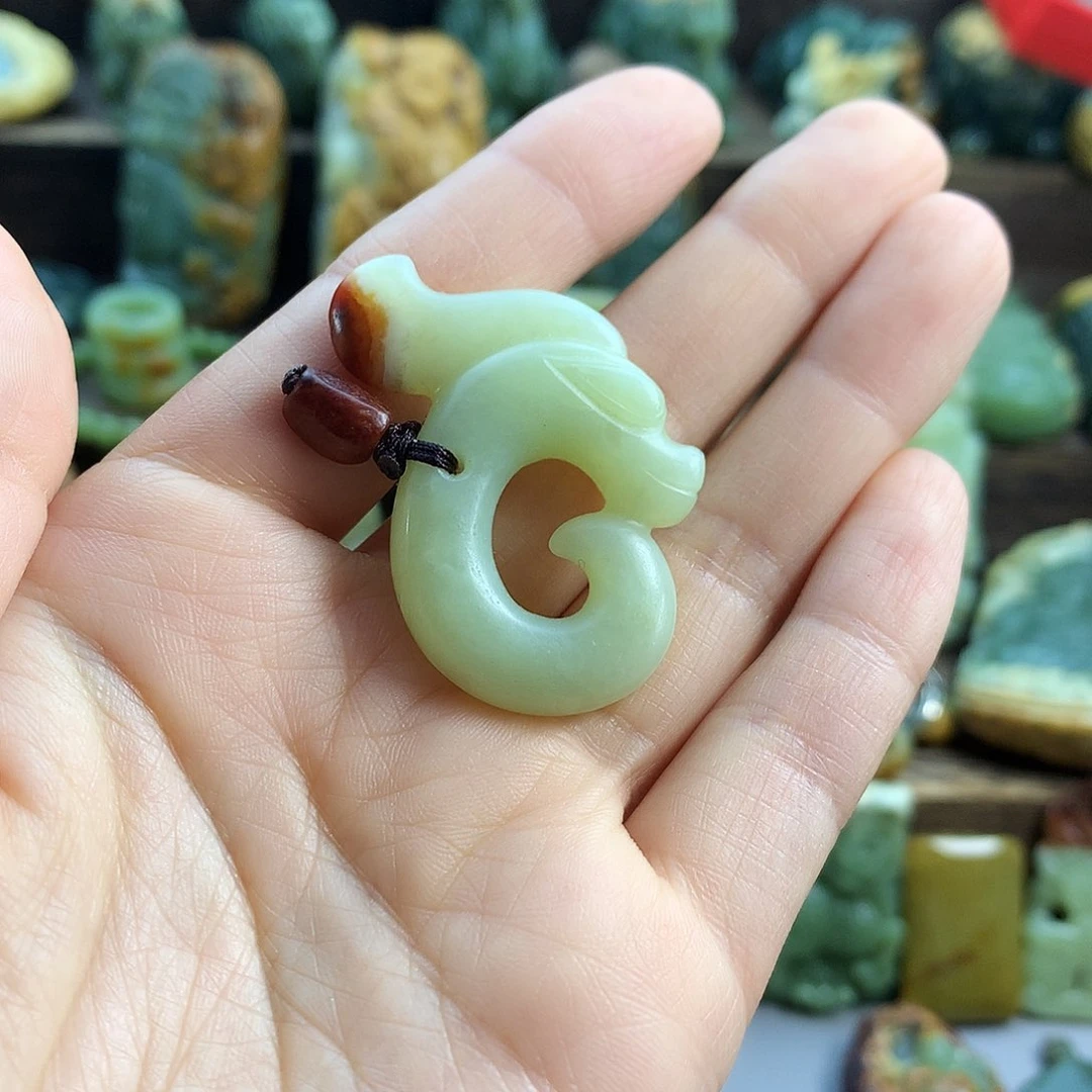 岫岩河磨玉（透闪石质玉）未镶嵌珠宝奇石云***.