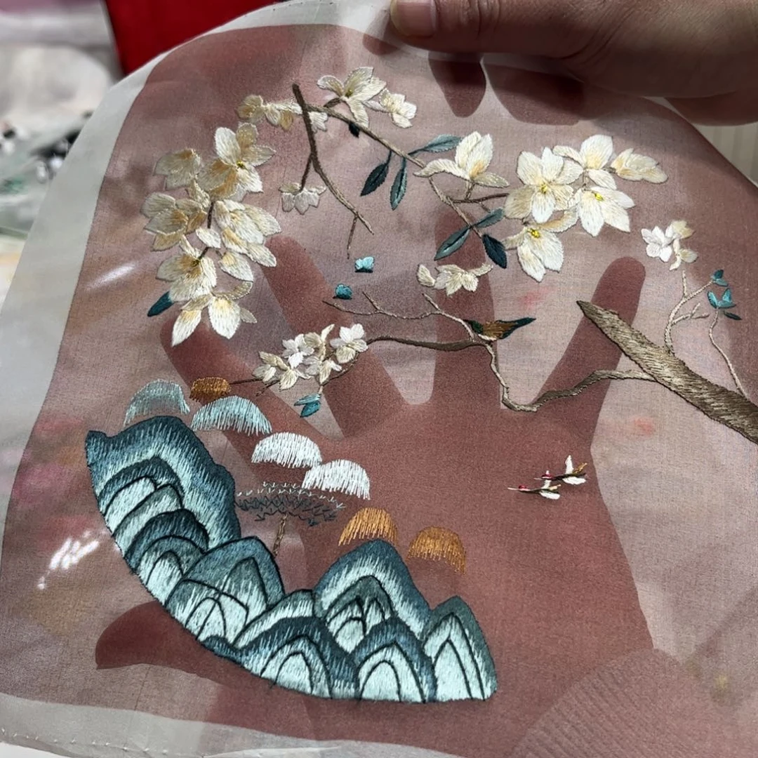 织绣纯手工刺绣陆老师