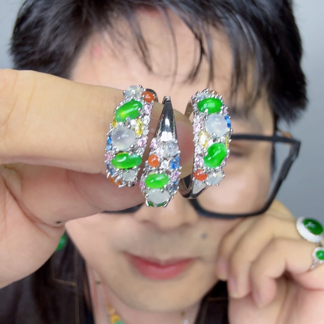 翡翠未镶嵌颈饰多样性一个