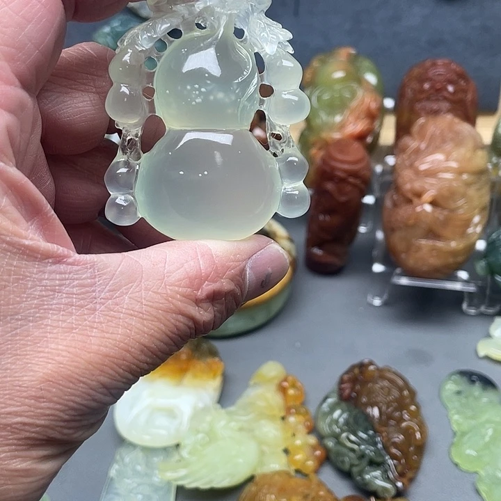 蛇纹石玉未镶嵌挂件