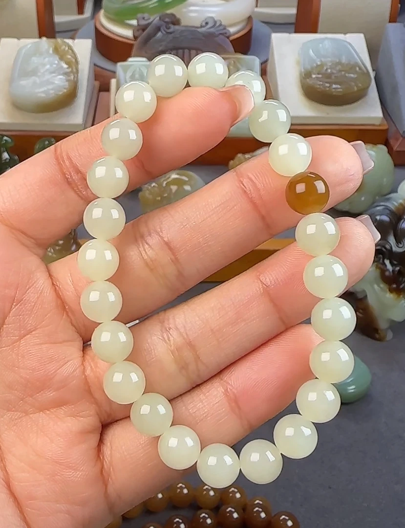 新疆和田玉卡8m'm手串