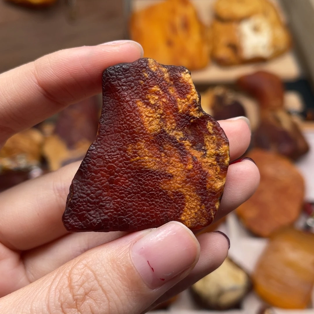 琥珀未镶嵌珠宝奇石