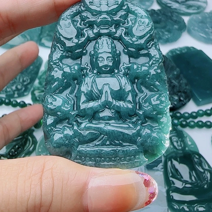翡翠未镶嵌颈饰多样性发货天然的A货翡翠
