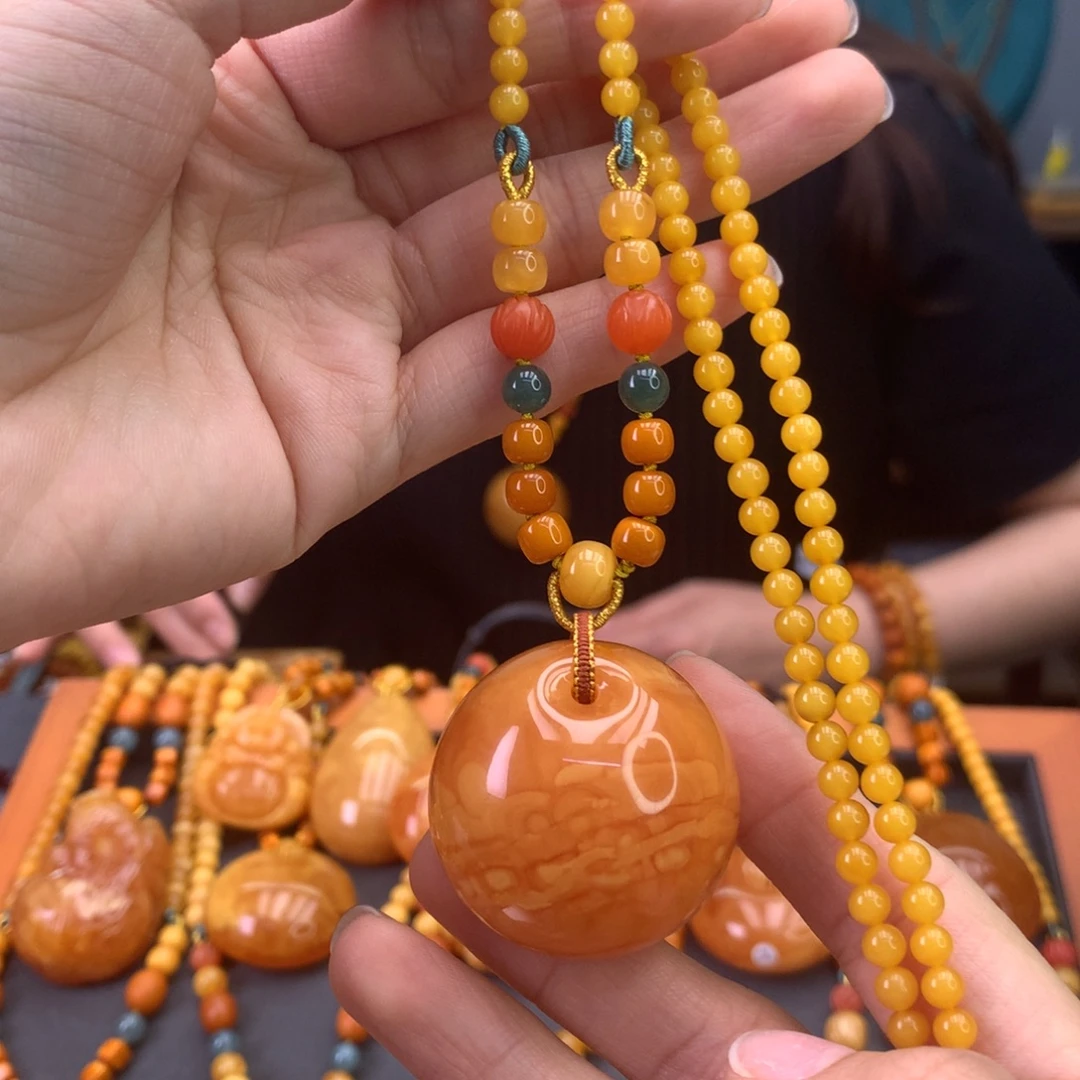 琥珀颈饰未镶嵌天然