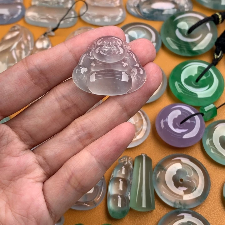 颈饰未镶嵌翡翠….