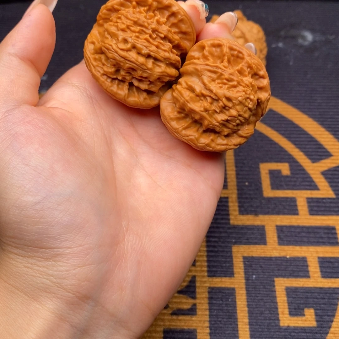 小***仔文玩核桃吊坠白狮子