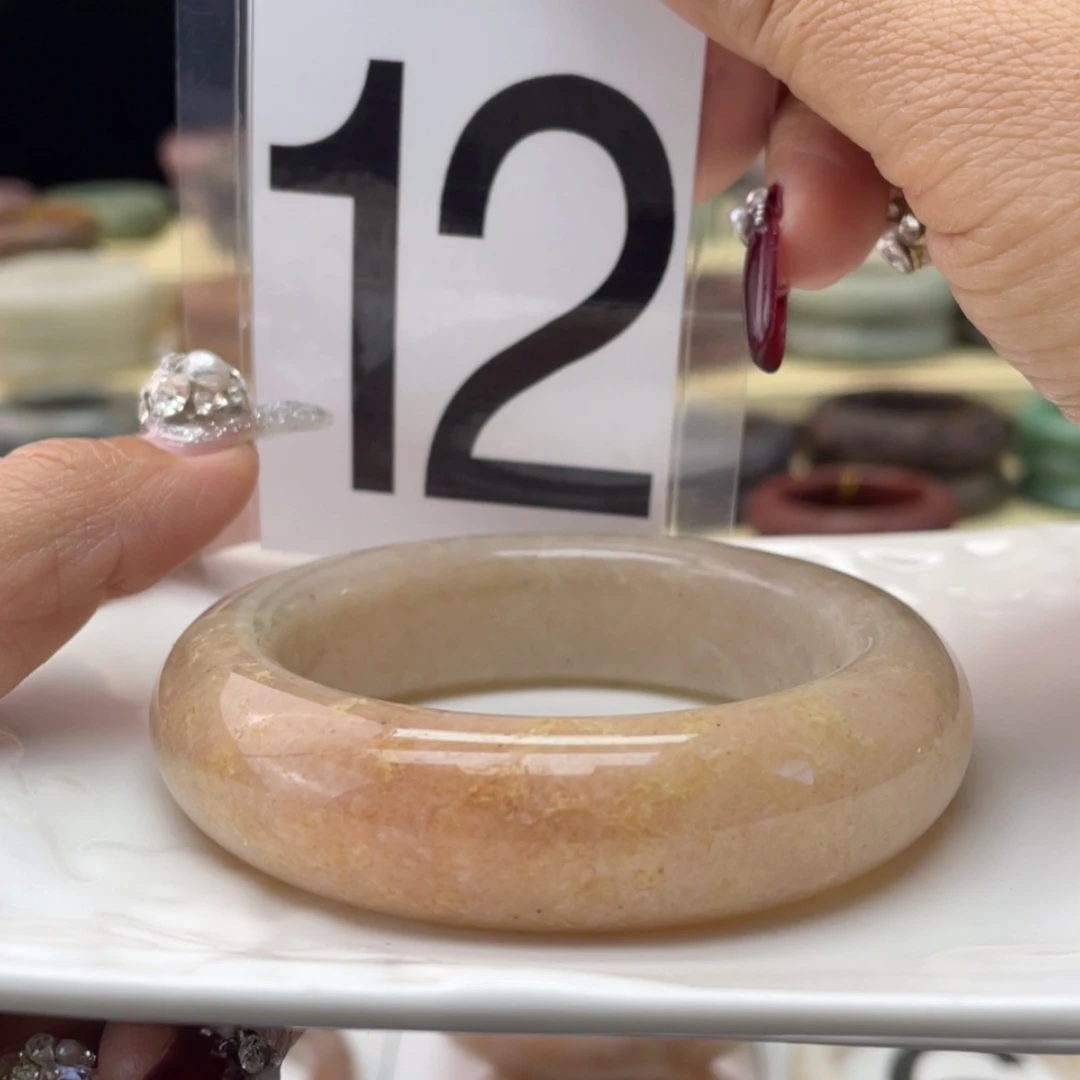 【闪购商品】石英质玉手镯未镶嵌