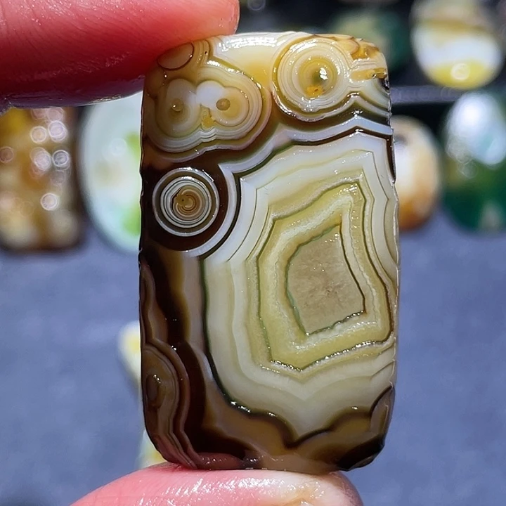 玛瑙/玉髓未镶嵌珠宝奇石