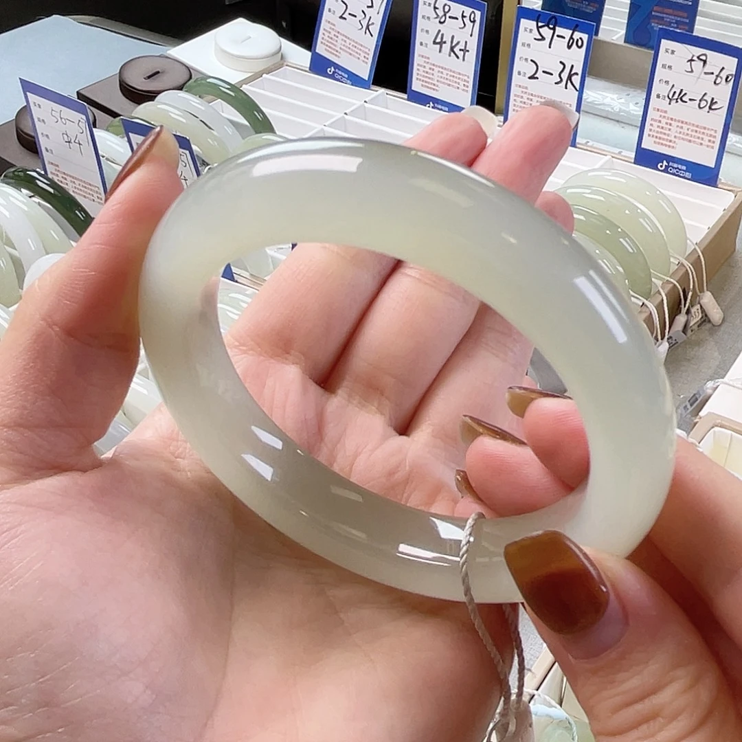 和田玉未镶嵌手镯满圈猫光 大圈捡漏 种老肉细底子干净