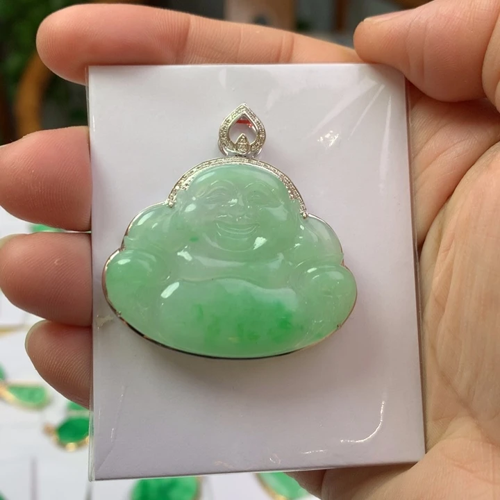 翡翠颈饰18K金镶嵌翡翠吊坠
