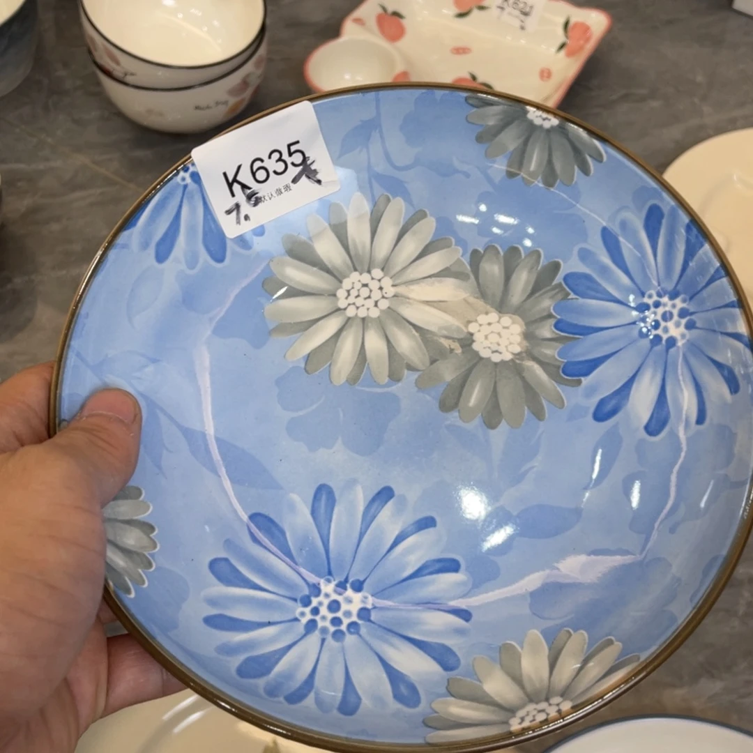 陶瓷微瑕餐具介意勿拍，满18飞！