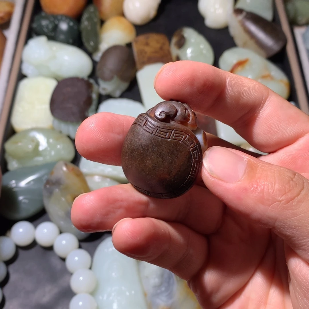 和田玉（糖玉）未镶嵌挂件