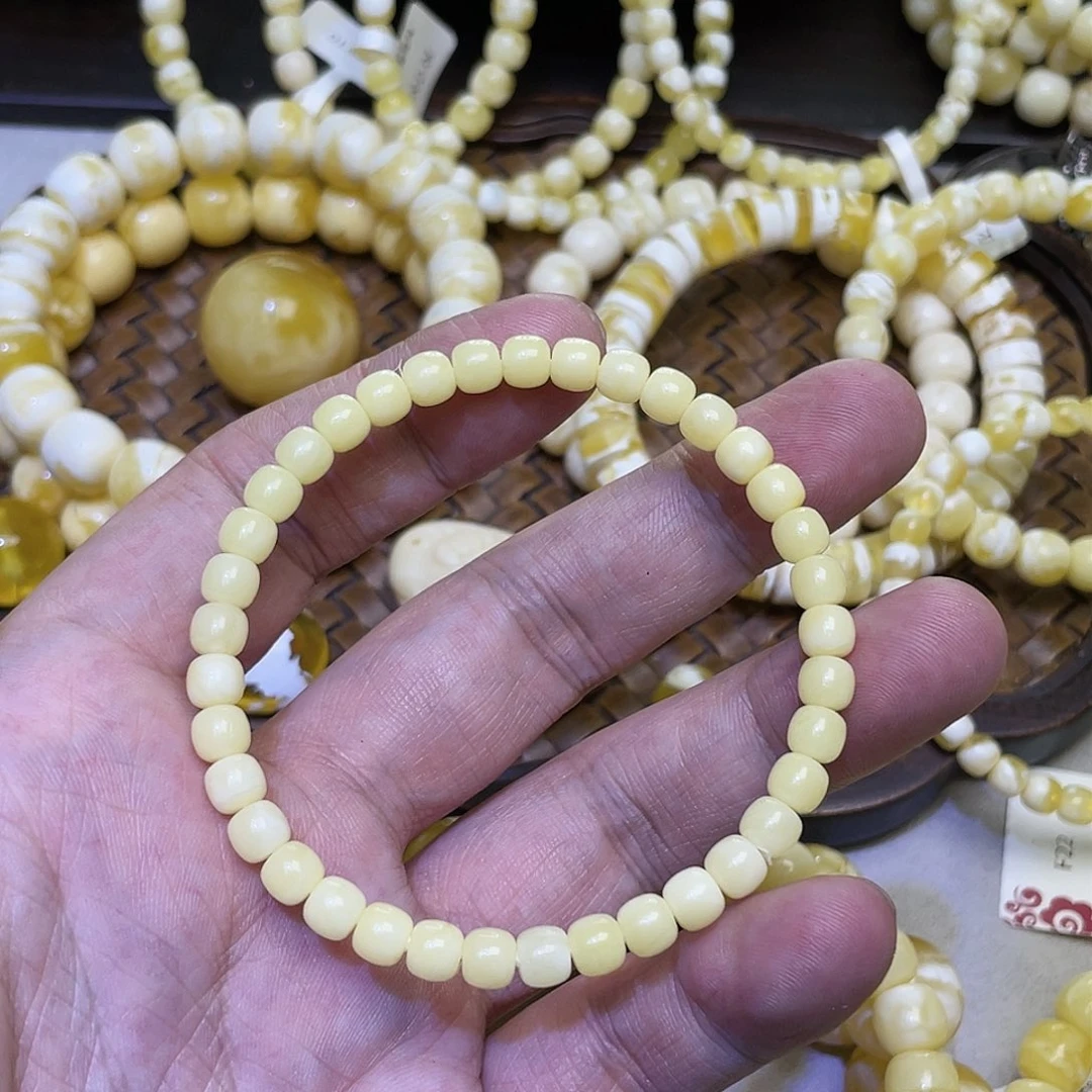 蜜蜡手串未镶嵌5.5mm浓白奶豆