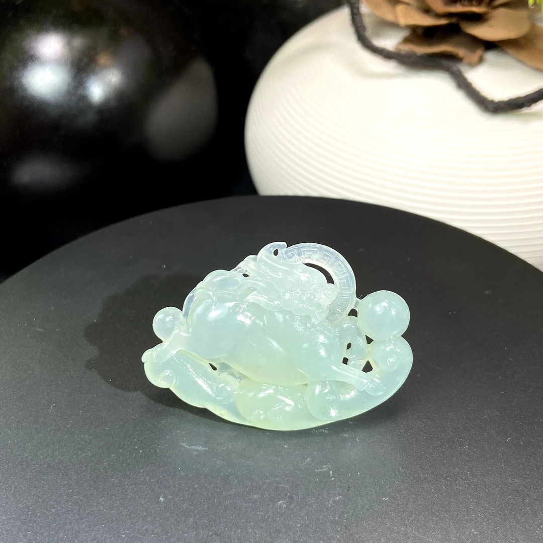 RX25天然缅甸A货翡翠冰胶绿麒麟/071654/北京中保拍卖