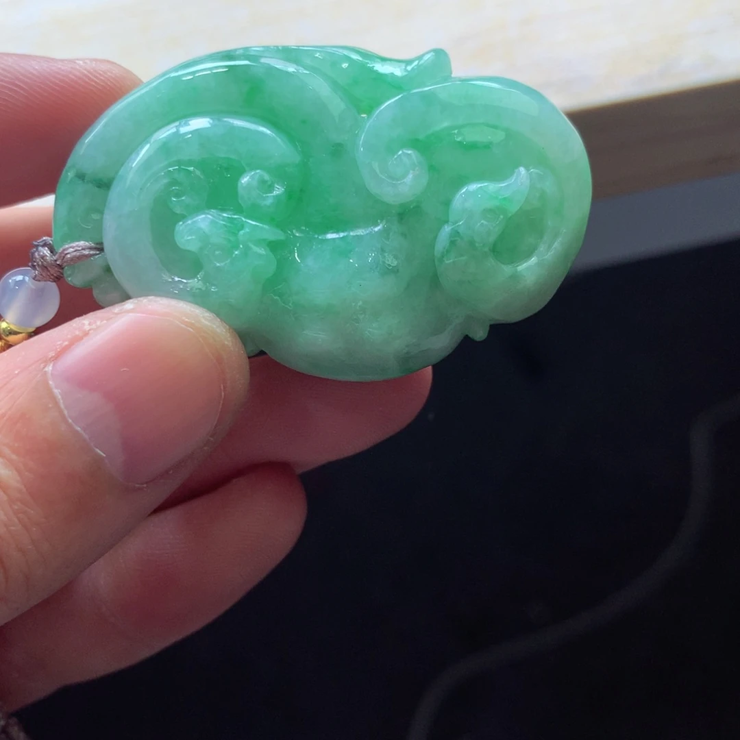 翡翠颈饰未镶嵌吊坠