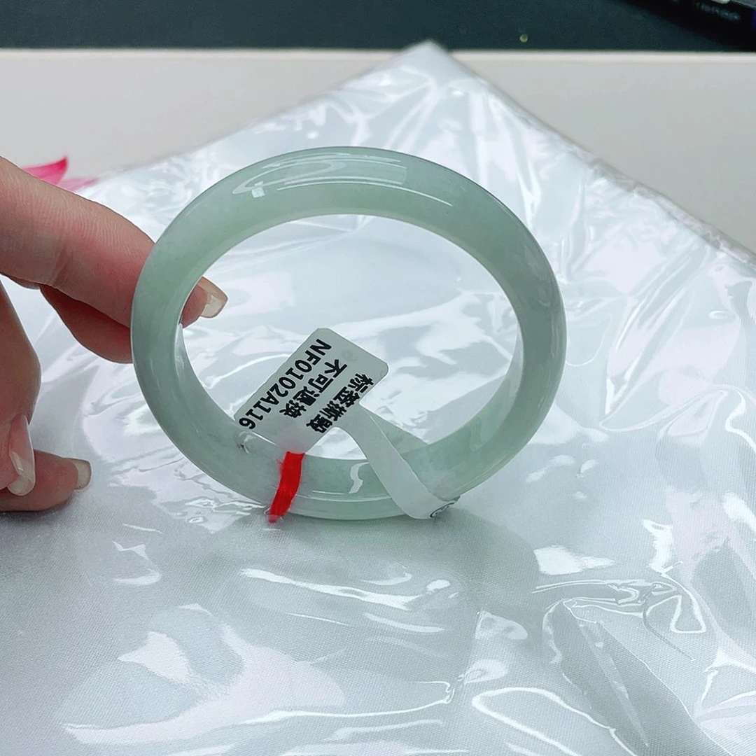 翡翠手镯未镶嵌正54