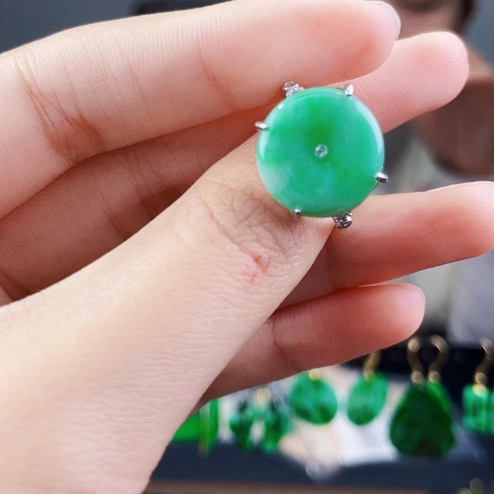 翡翠戒指银S925镶嵌饰品