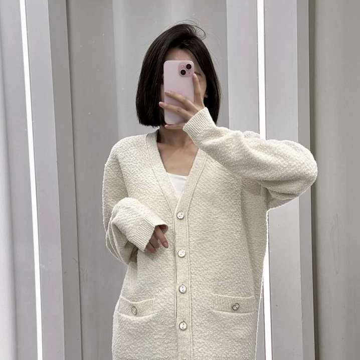 99新 GUCCI/古驰  001771 纯色V领单排扣长袖针织衫 白色 S码