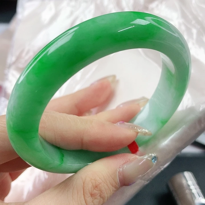 未镶嵌手镯翡翠，383