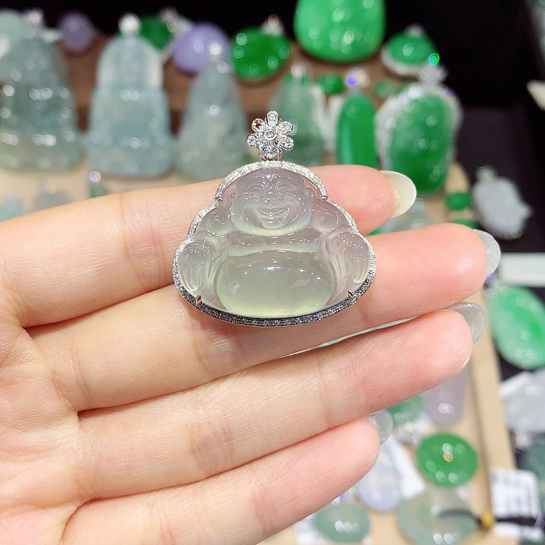 翡翠18K金镶嵌颈饰佛