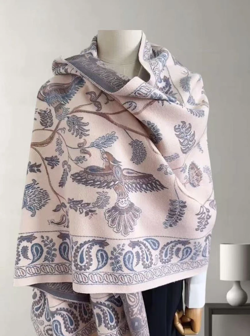 顶奢高级感防羊绒围巾秋冬新款外搭披肩