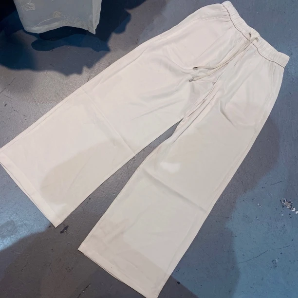 松紧腰后边两口袋阔腿长裤-果梓168