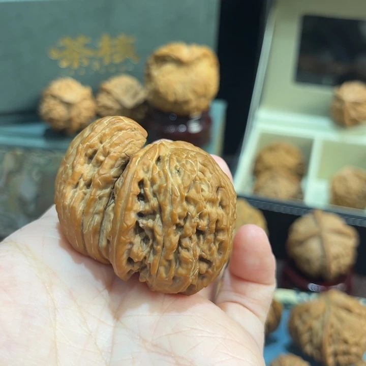 吊坠文玩核桃48白狮子牛