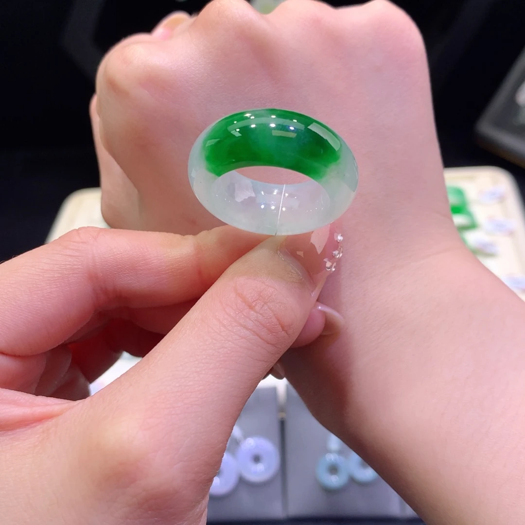 未镶嵌戒指翡翠翡翠