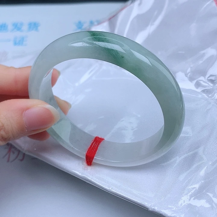 翡翠手镯未镶嵌想**夜天然