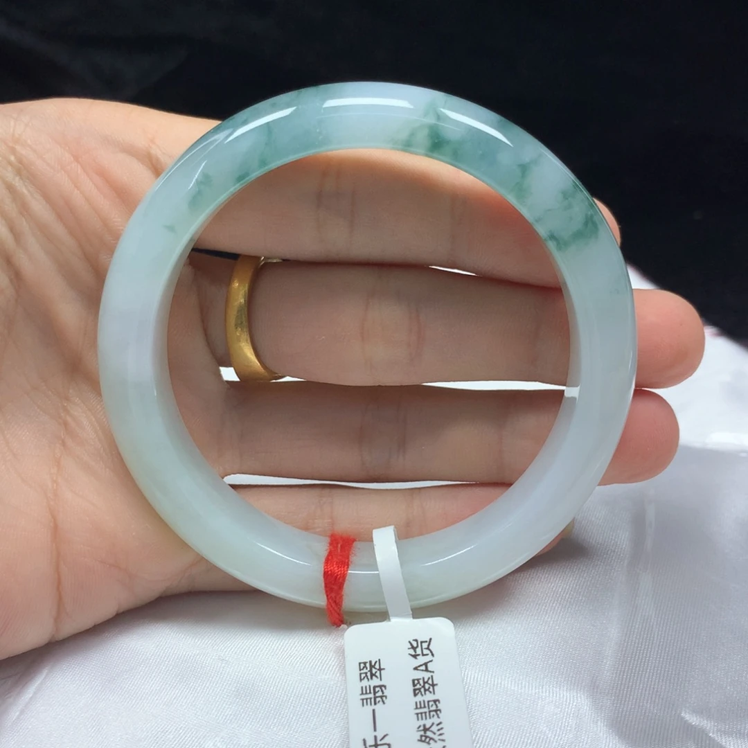 翡翠未镶嵌手镯（圆镯）56.3