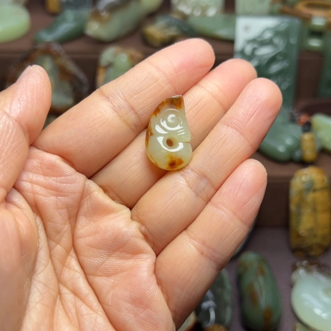 【闪购商品】岫岩河磨玉（透闪石质玉）未镶嵌颈饰明*轩