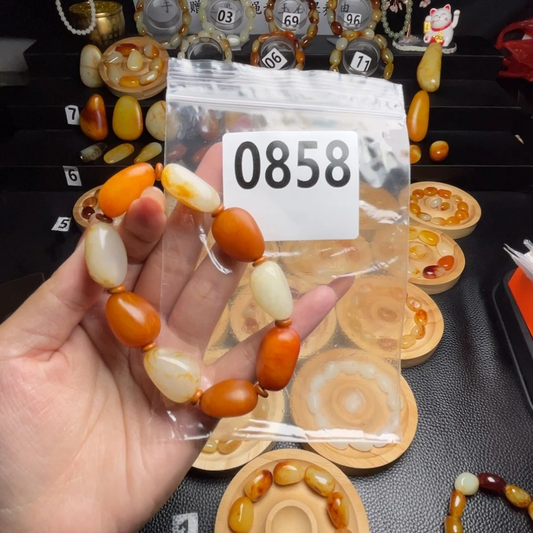 和田玉未镶嵌手串