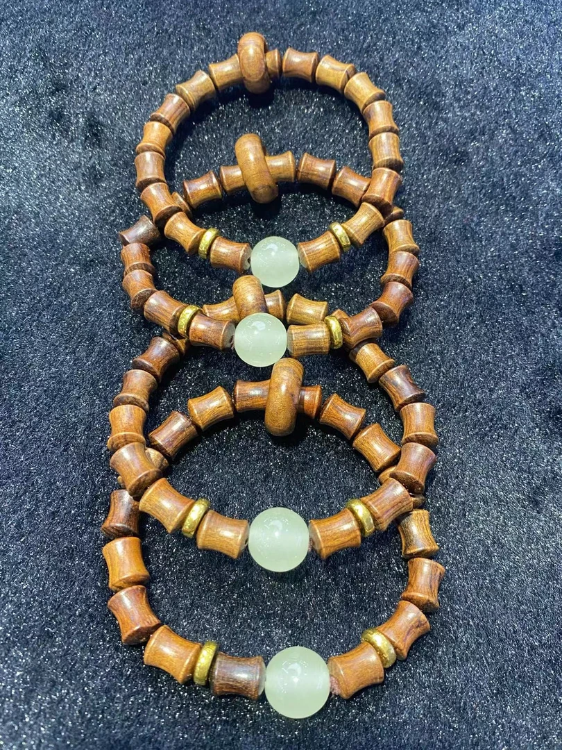 S6112【福嘟嘟珠宝】精品花梨木类手串-卡12左右-多样性只发一件